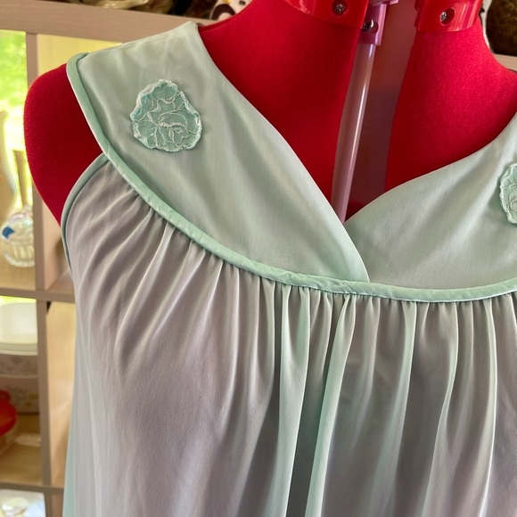 VINTAGE Nightgown and Robe Set - Picture 9 of 16